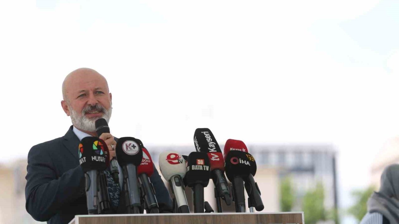 Başkan Çolakbayrakdar: "Kentsel dönüşüme Kayseri usulü dokunuş: üç hizmet aynı anda hayata geçiyor"