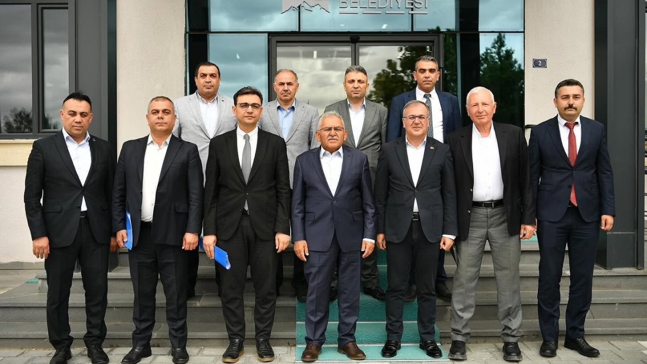 Başkan Büyükkılıç, ilçe belediyeleri yatırım toplantılarına Hacılar ile devam etti