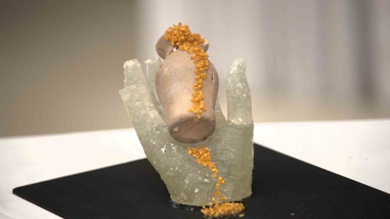 Işıltılı atıklar sanatla buluştu