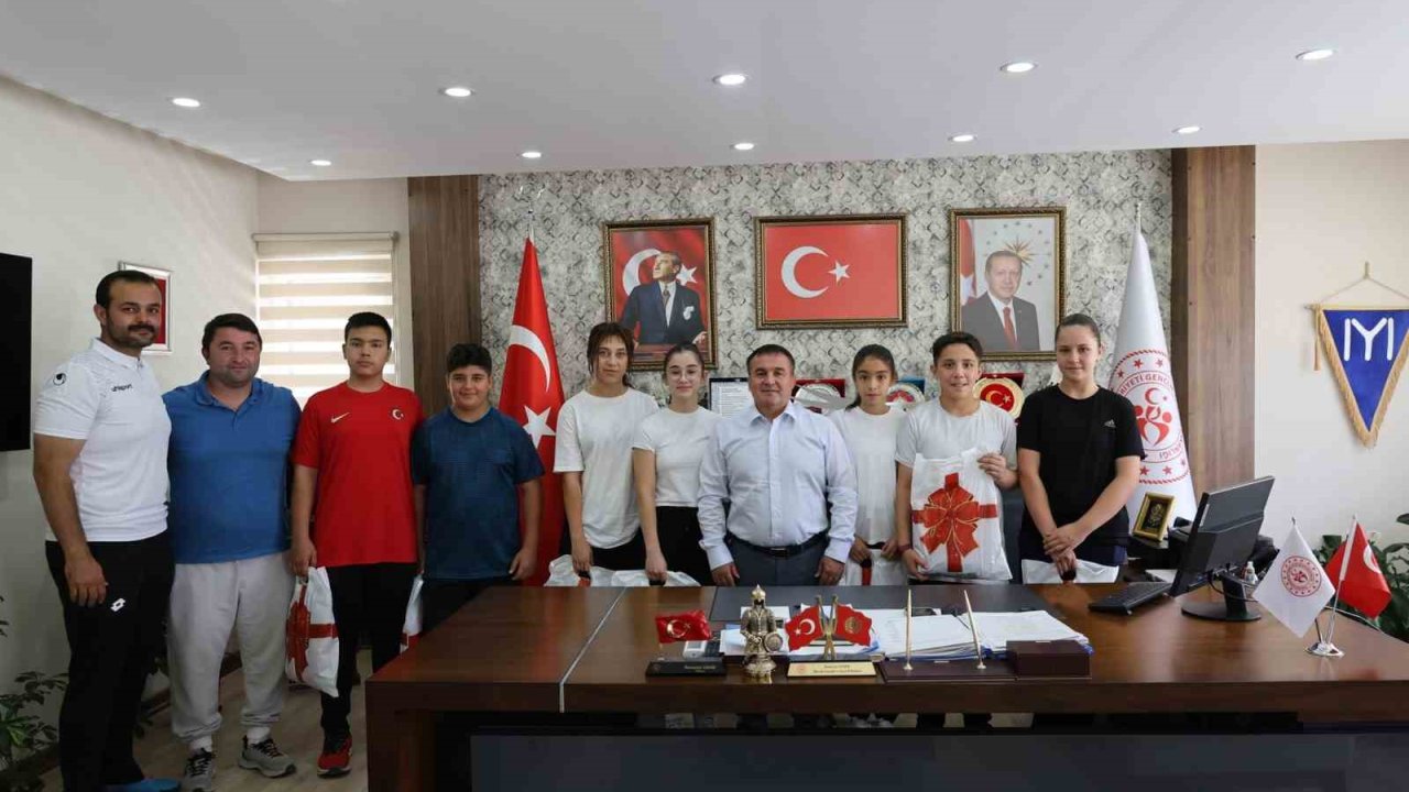 Judonun yıldızları başarılarını İl Müdürü Demir’i ile paylaştı