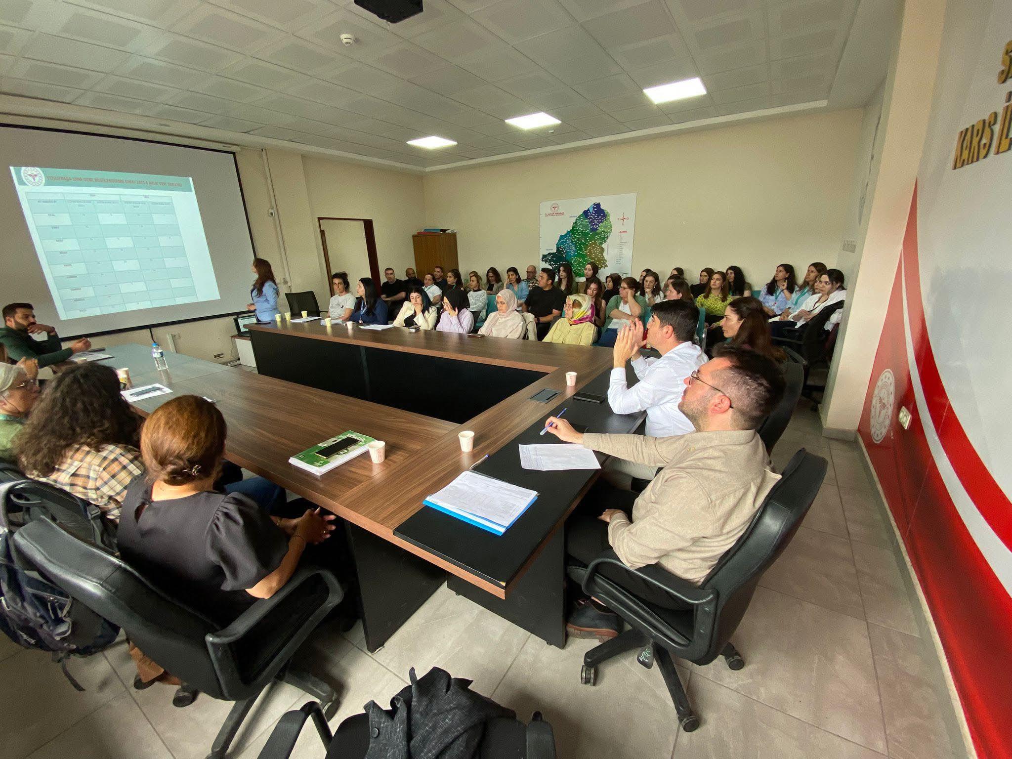 Kars Sağlık Müdürü Aydın, sağlık personeliyle bir araya geldi