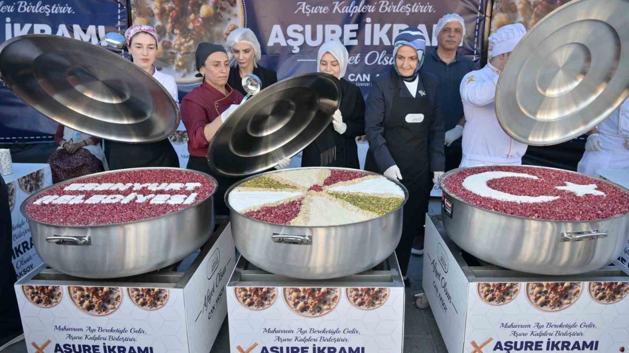 Esenyurt’ta aşure bereketi: 17 bin kişiye aşure ikram edildi