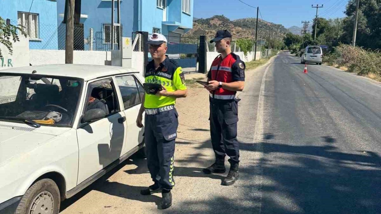 Köşk’te jandarma ekiplerinden şok trafik uygulaması