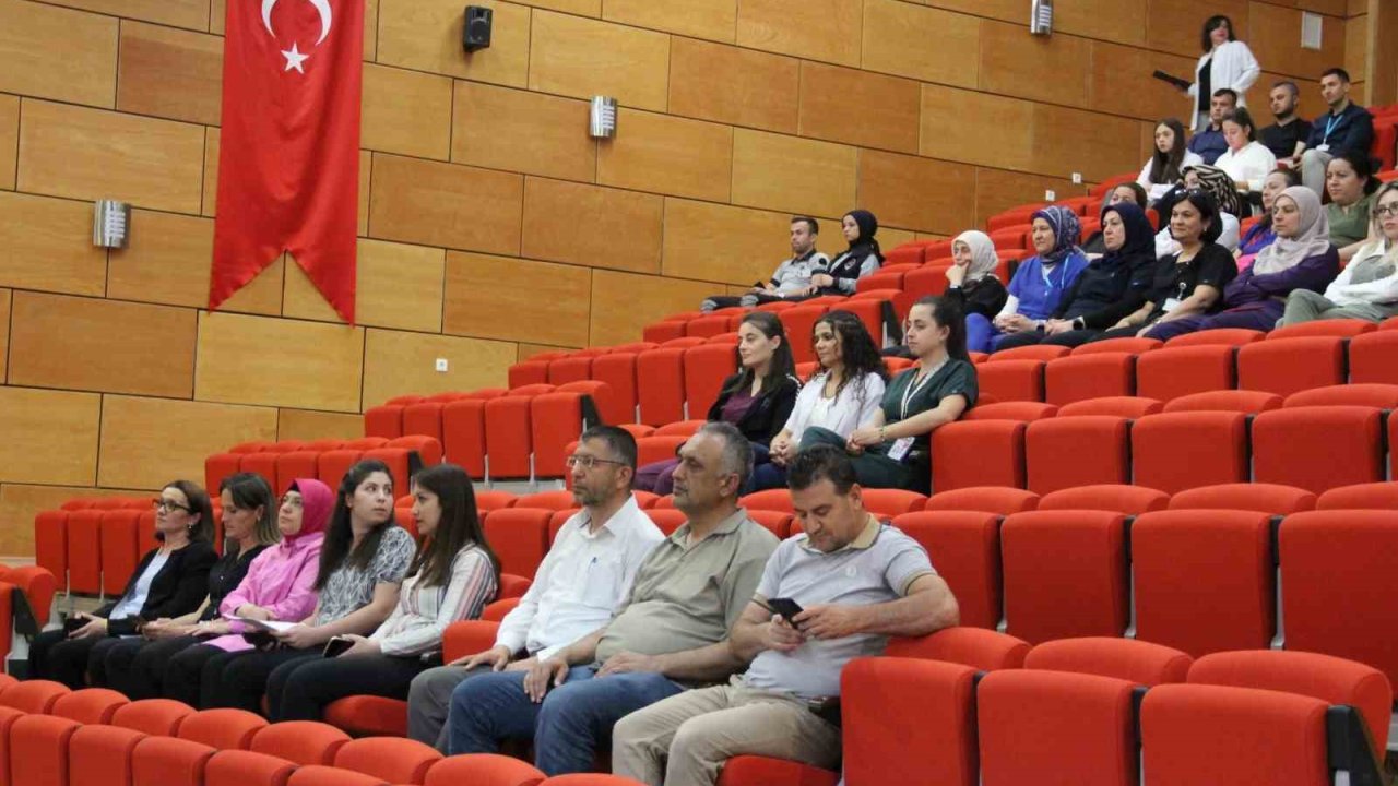 Devlet Hastanesi’nde sağlık çalışanlarına yönelik iletişim eğitimi
