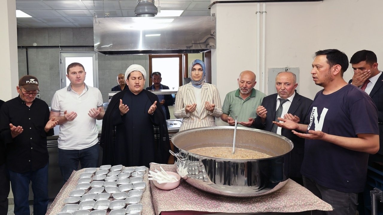 Vali Yiğitbaşı aşure ikramında bulundu