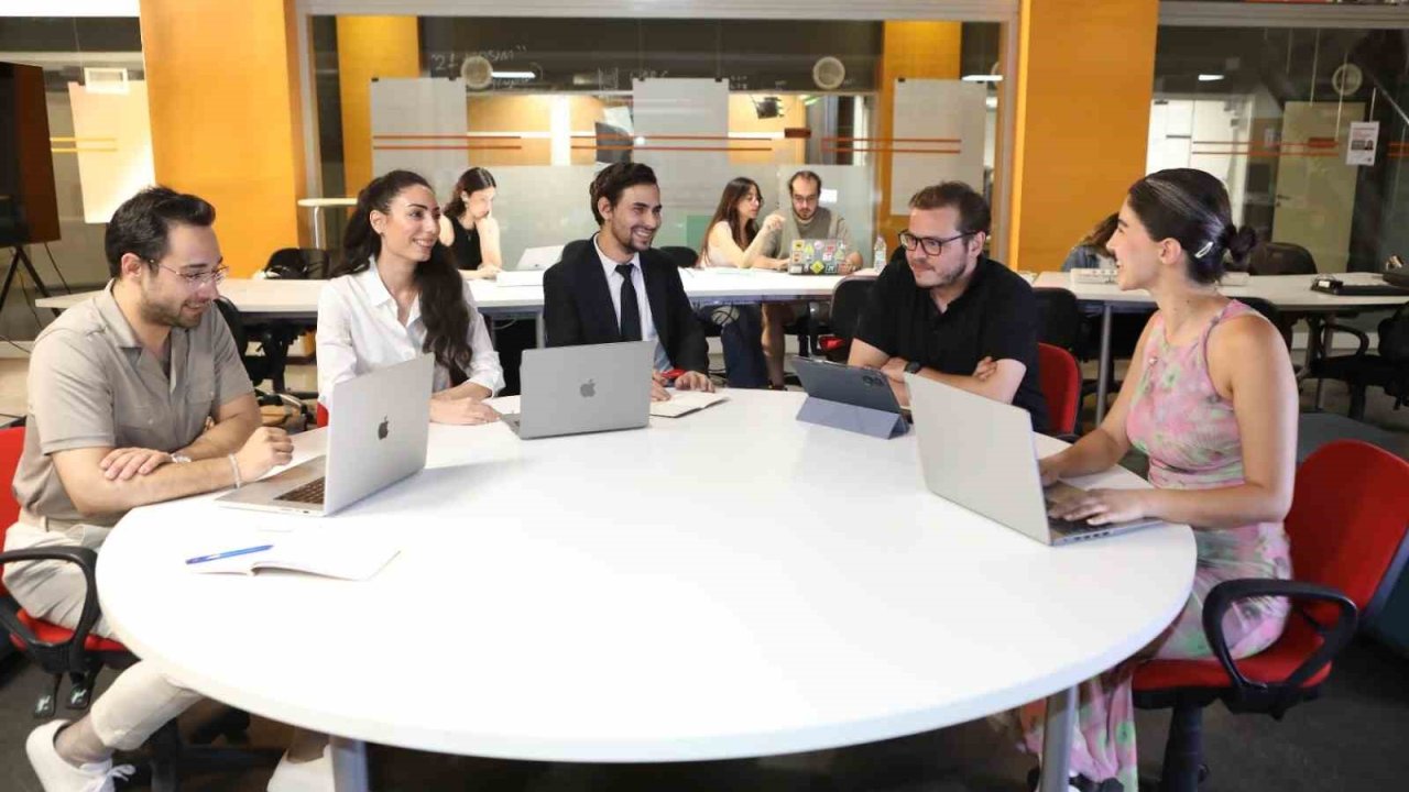 İzmir Ekonomi’den lisansüstü eğitimde ‘burs’ hamlesi