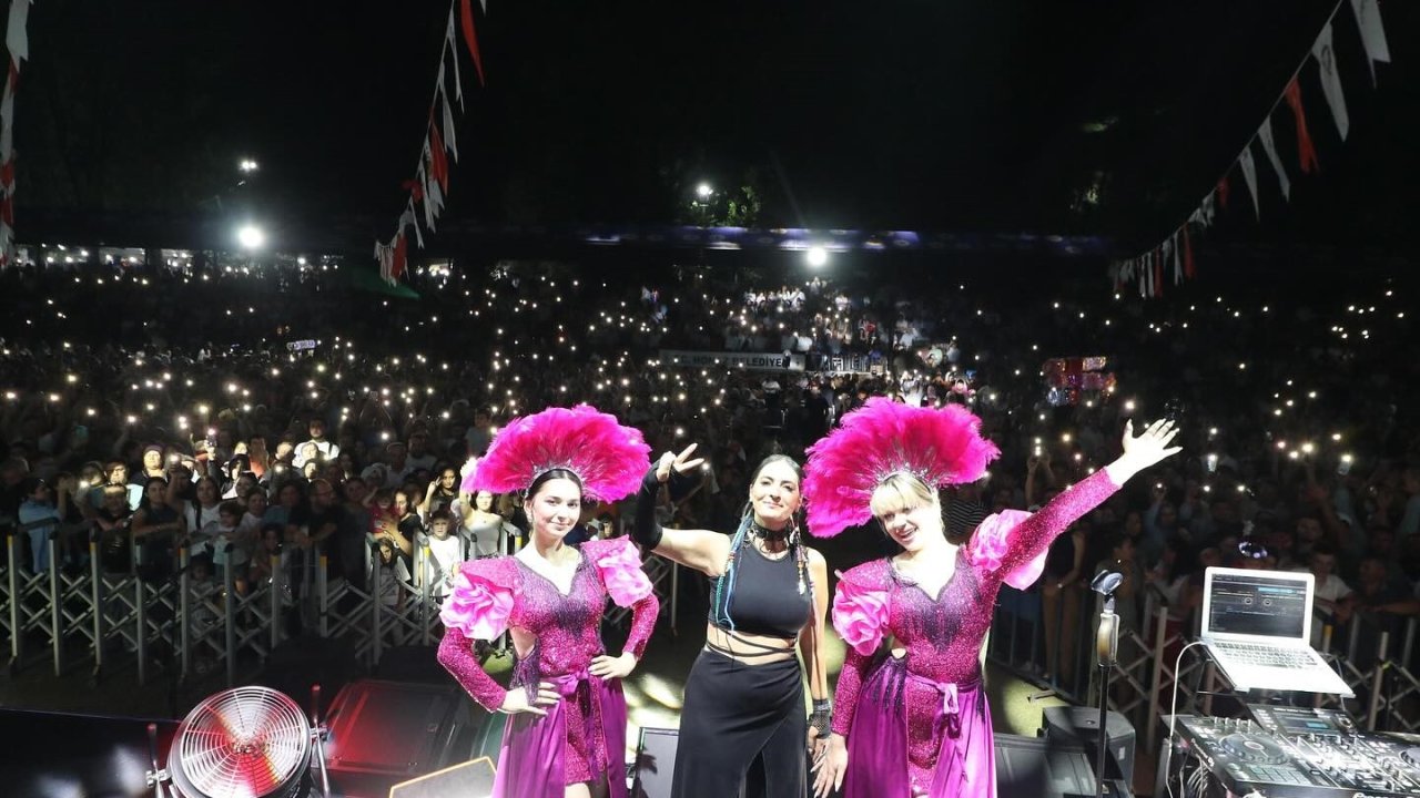 47. Honaz Kiraz Festivali muhteşem Zara konseriyle son buldu