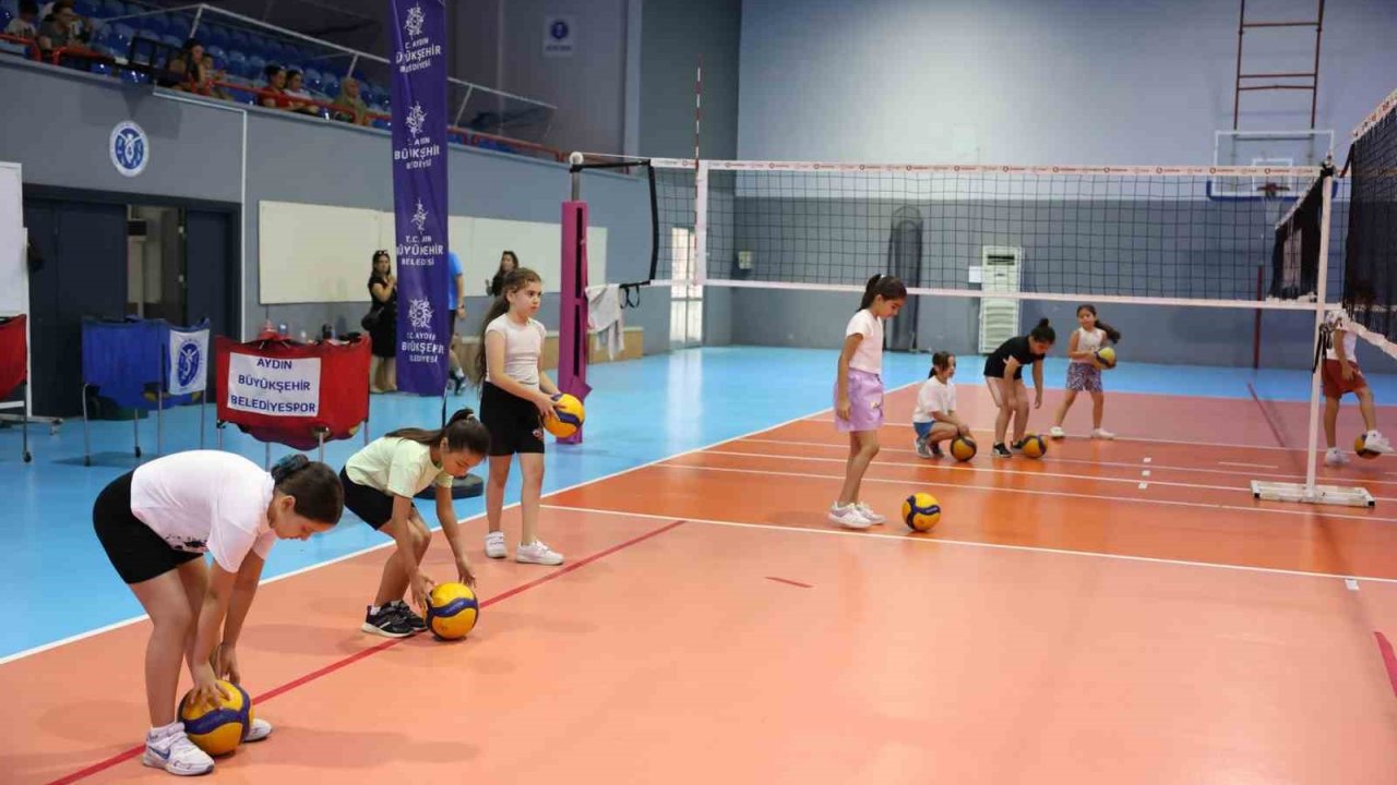 Başkan Çerçioğlu, minik sporcuları voleybolla buluşturuyor