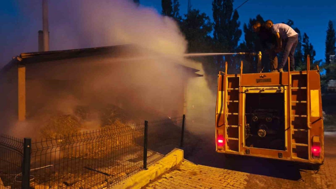 Sızır Belediyesi yufka üretim tesisinde yangın çıktı
