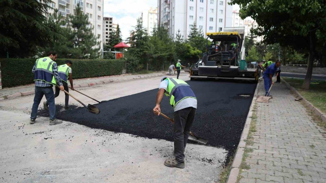 Melikgazi’den İldem’in ulaşımını rahatlatacak asfalt çalışması