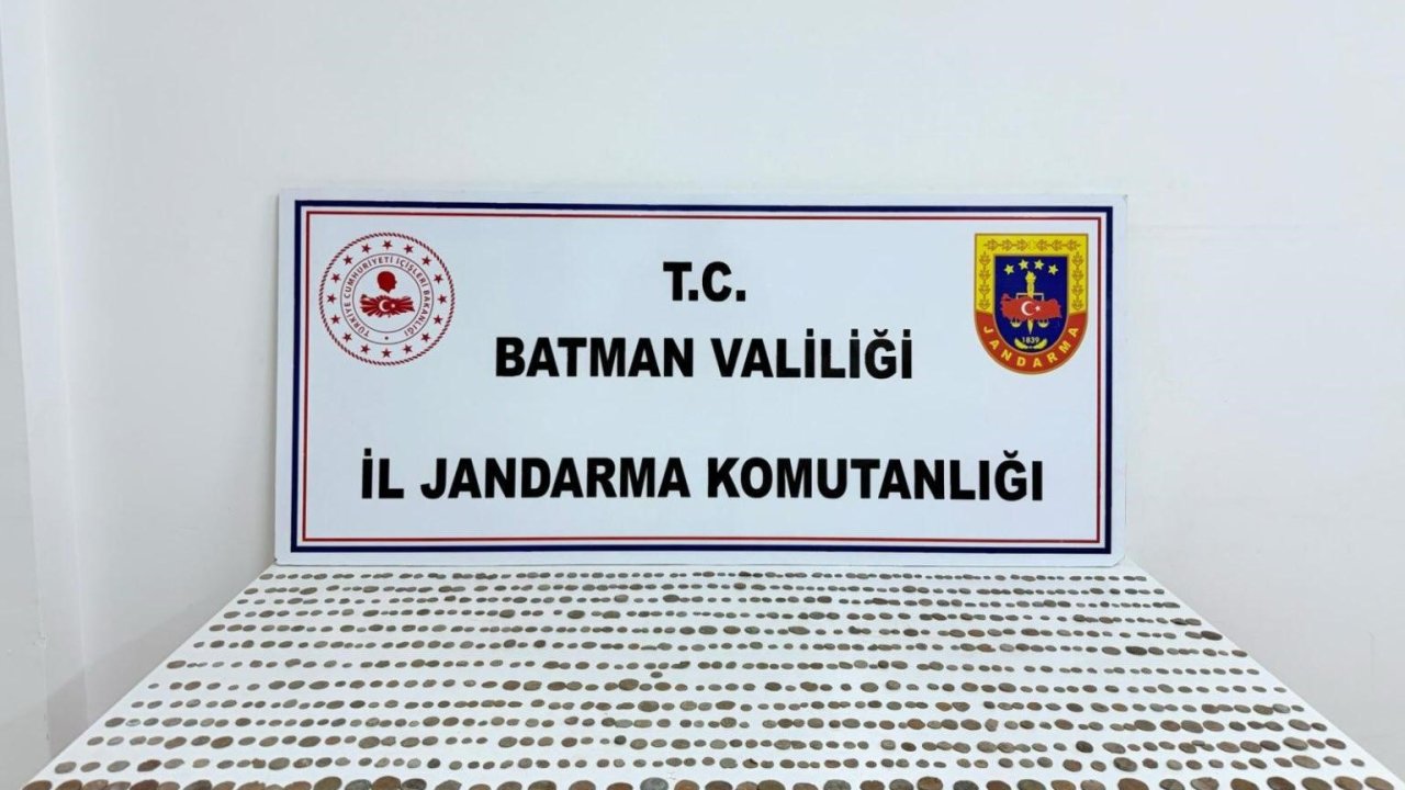 Batman’da müşteri kılığına giren jandarma ekipleri bin 245 sikke ele geçirildi