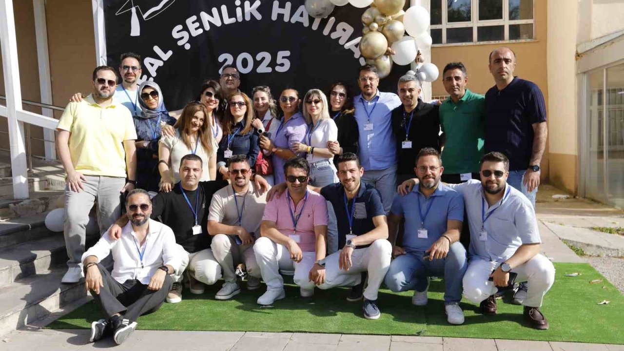 Anadolu Lisesi mezunları geleneksel mezun şenliğinde buluştu