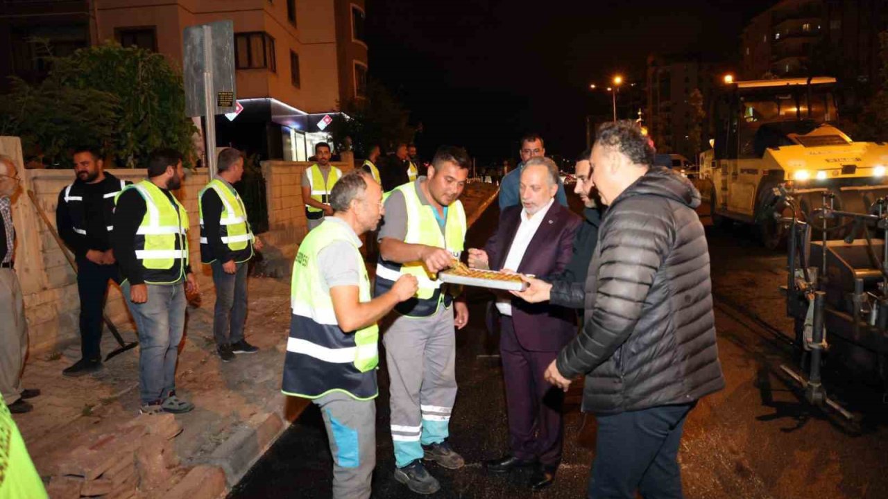 Başkan Yalçın gece mesaisinde: Talas’ta asfalt mesaisi aralıksız sürüyor