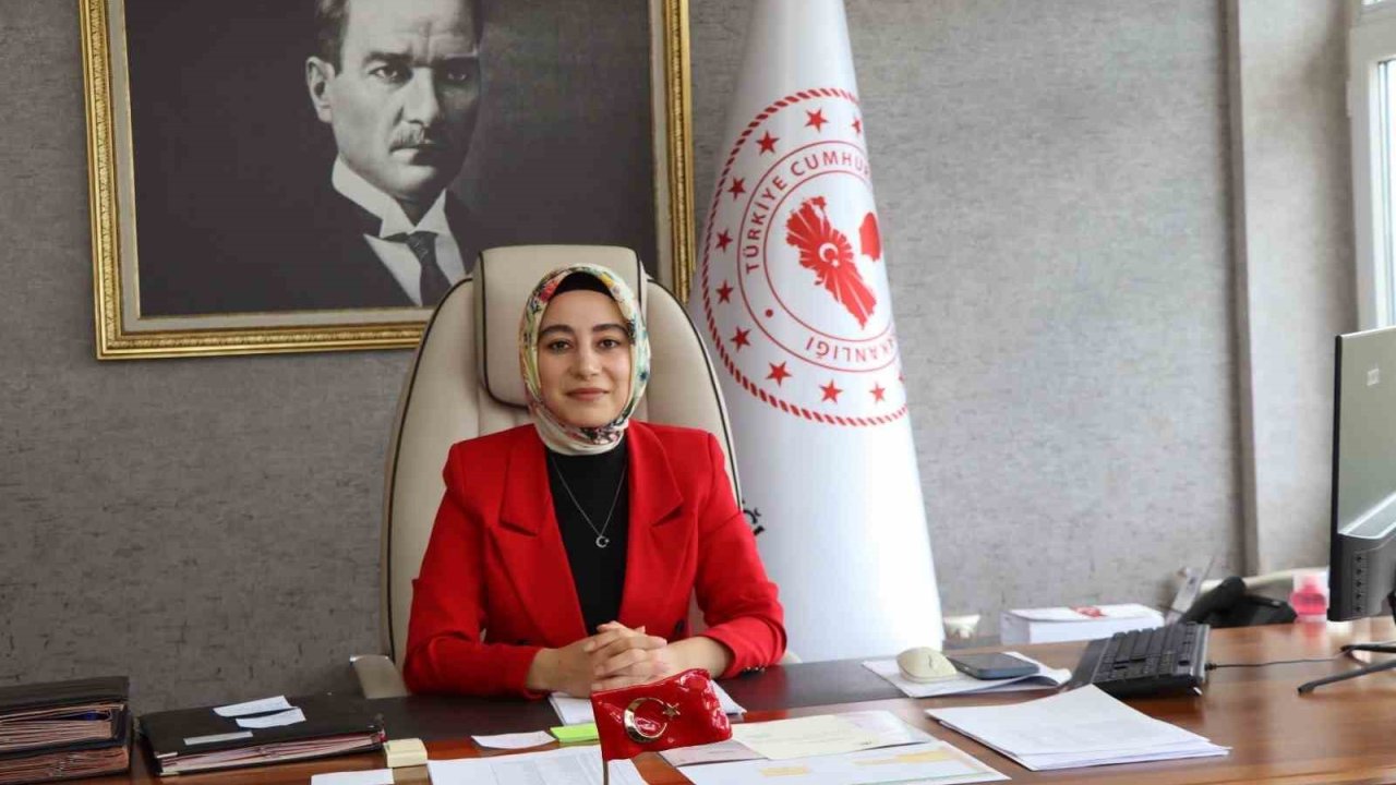 Olur’da bir ilk: Kaymakam Semanur Kalkan göreve başladı