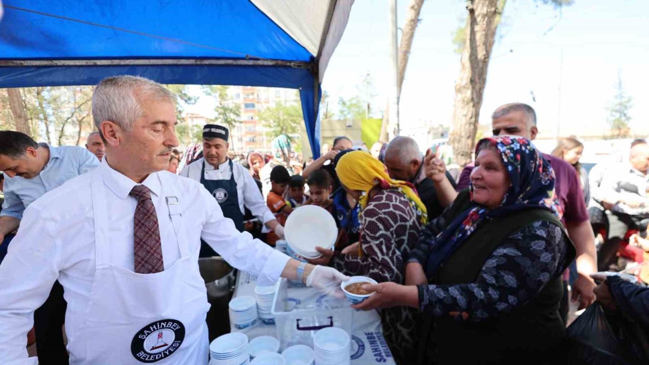 Şahinbey Belediyesi aşure geleneğini sürdürüyor