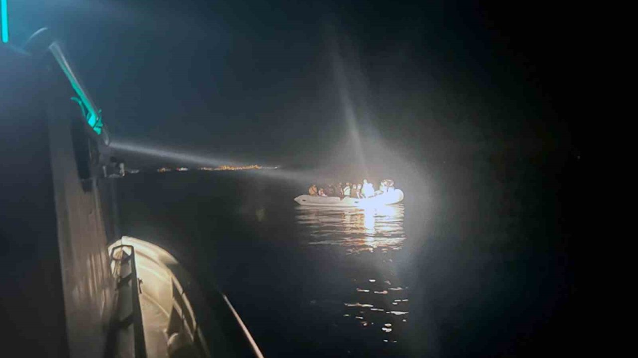 Datça açıklarında 22 düzensiz göçmen kurtarıldı