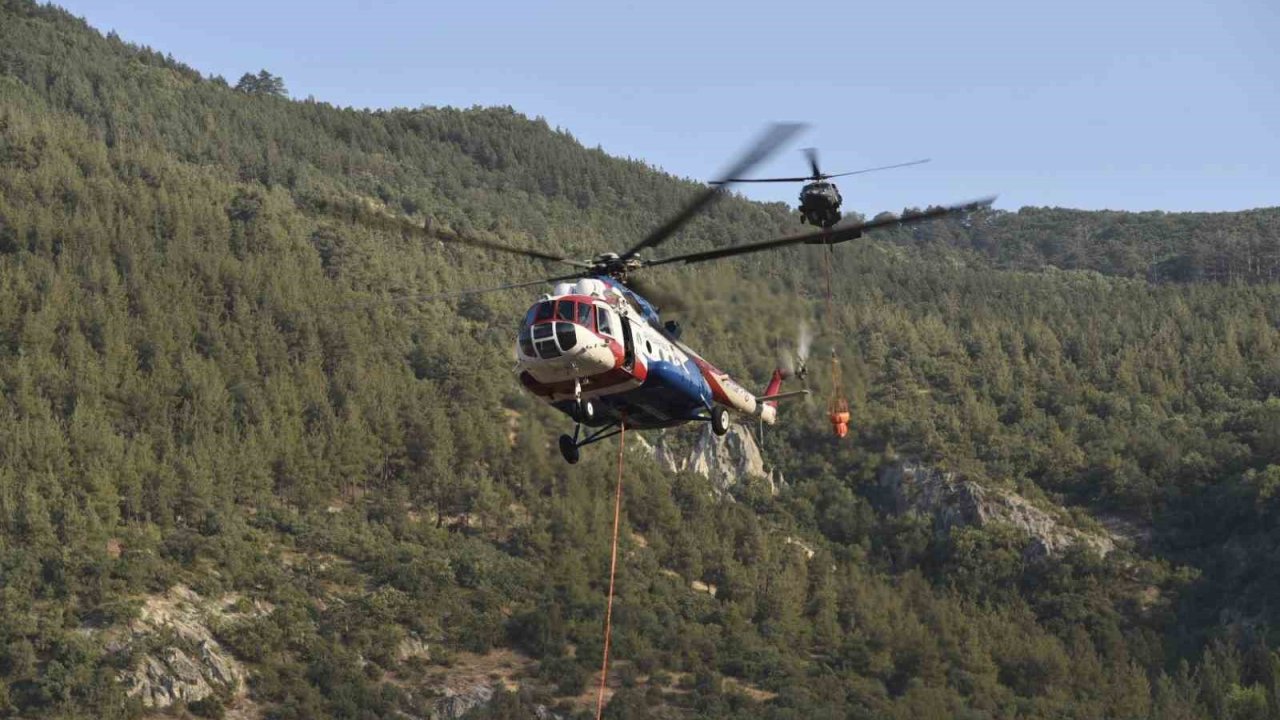 Balıkesir’de yangına müdahale sürüyor
