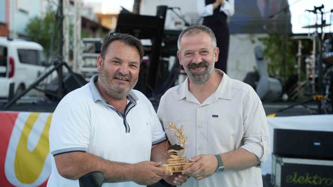 Keremköy Festivali’nde engelli gazeteciye plaket