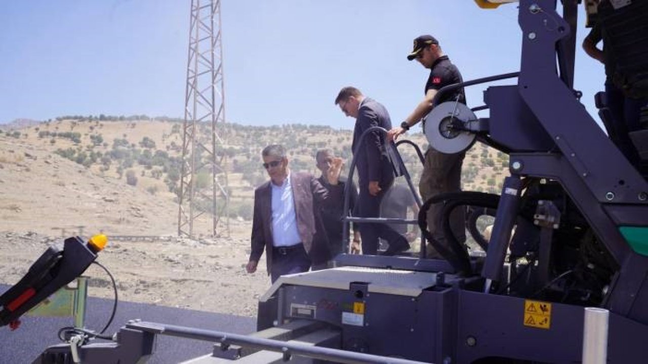 Şırnak’ta köy yollarının konforlu hale getirilmesi için çalışmalar devam ediyor