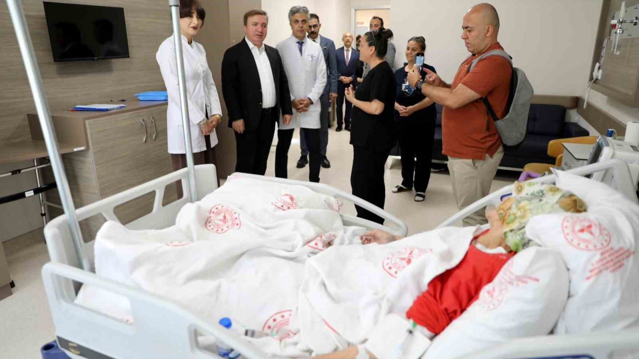 Vali Aydoğdu, hastaneye ziyarette bulundu