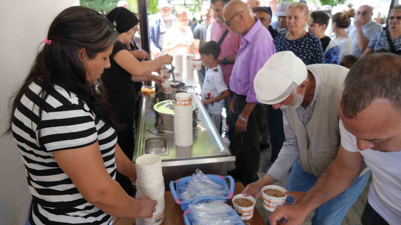 Erzincan’da 5 bin kişilik aşure ikramı