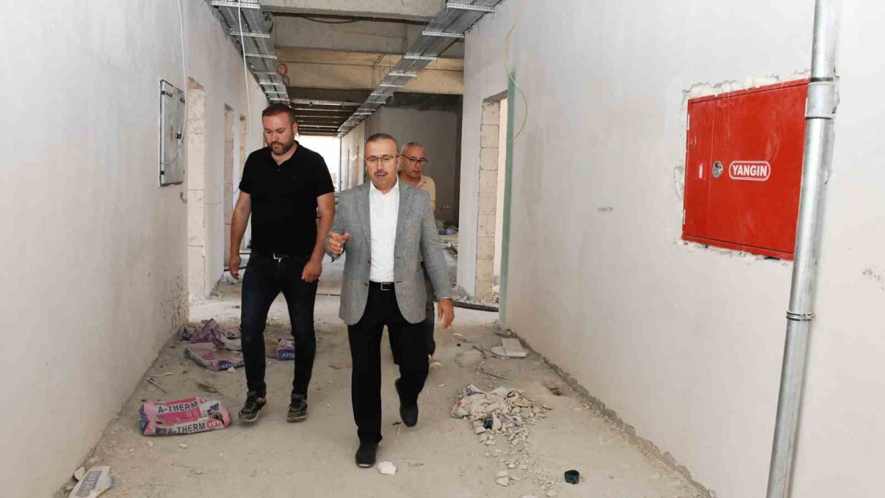 Emek Anadolu Lisesi yükseliyor