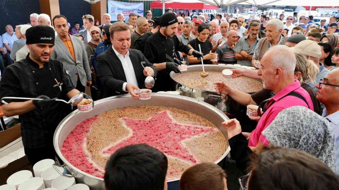 Erzincan’da 3 bin kişilik aşure ikramı