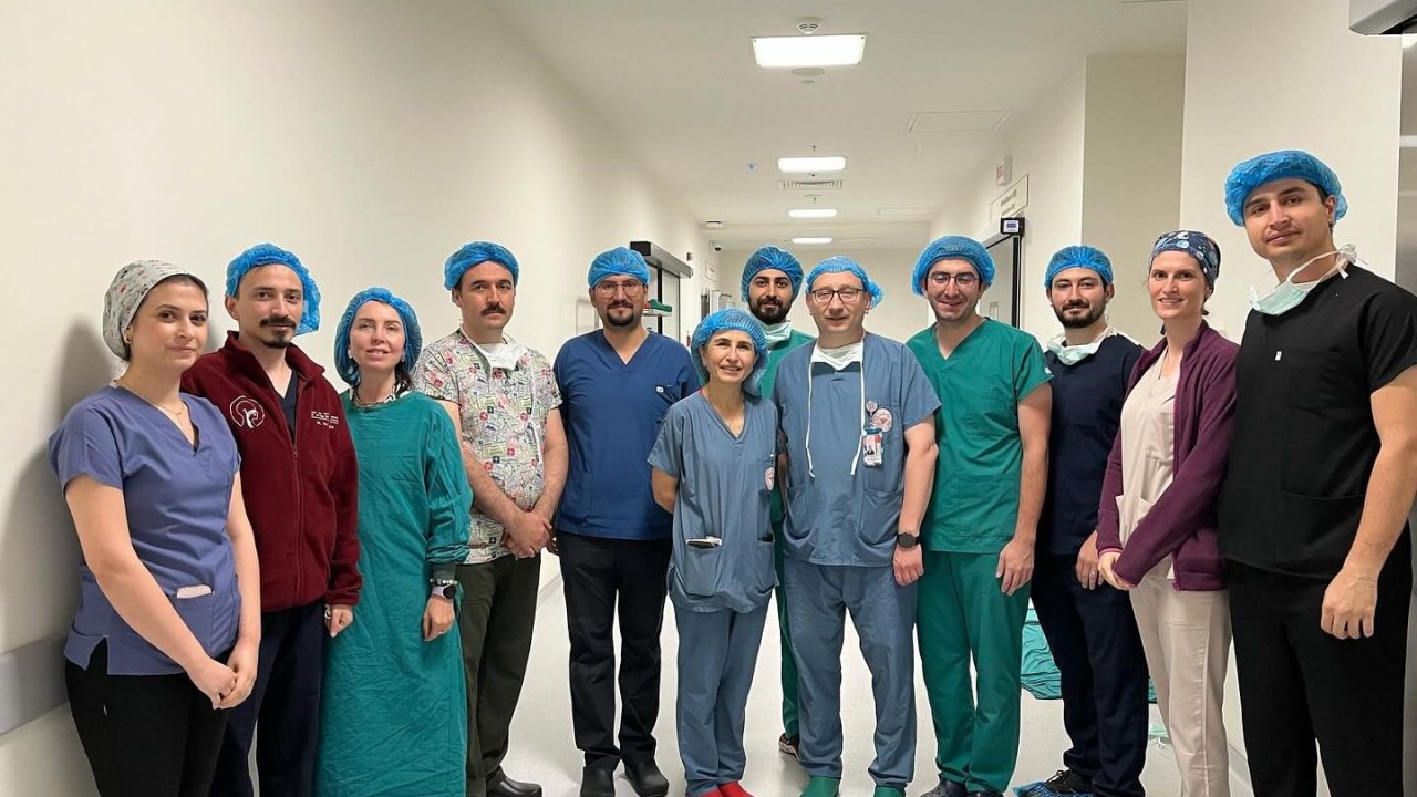 Kütahya Şehir Hastanesi’nde ilk kez Biyonik Kulak ameliyatı başarıyla gerçekleştirildi