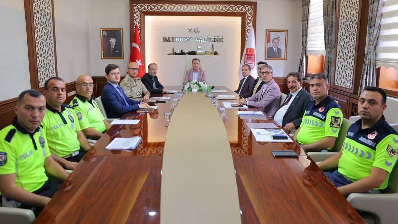 Bayburt’ta ulaşımda yaşanan sorunlar toplantıda ele alındı
