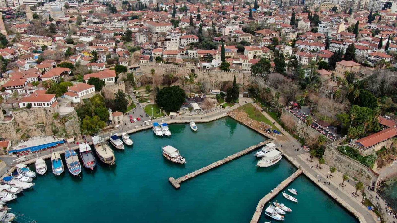 Antalya’da fiyat indirimine rağmen otellerde doluluk beklenti altında kaldı