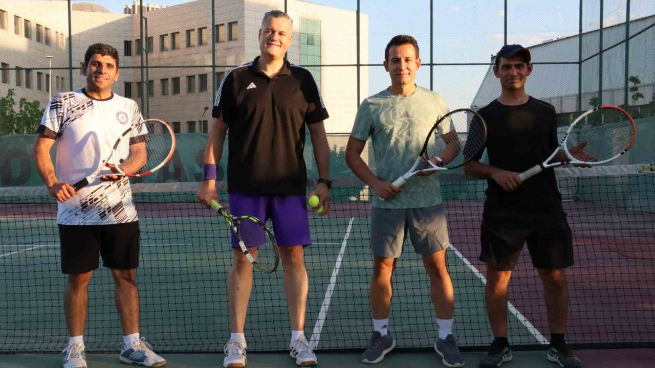 15 Temmuz Demokrasi ve Zafer Bayramı Tenis Turnuvası başladı