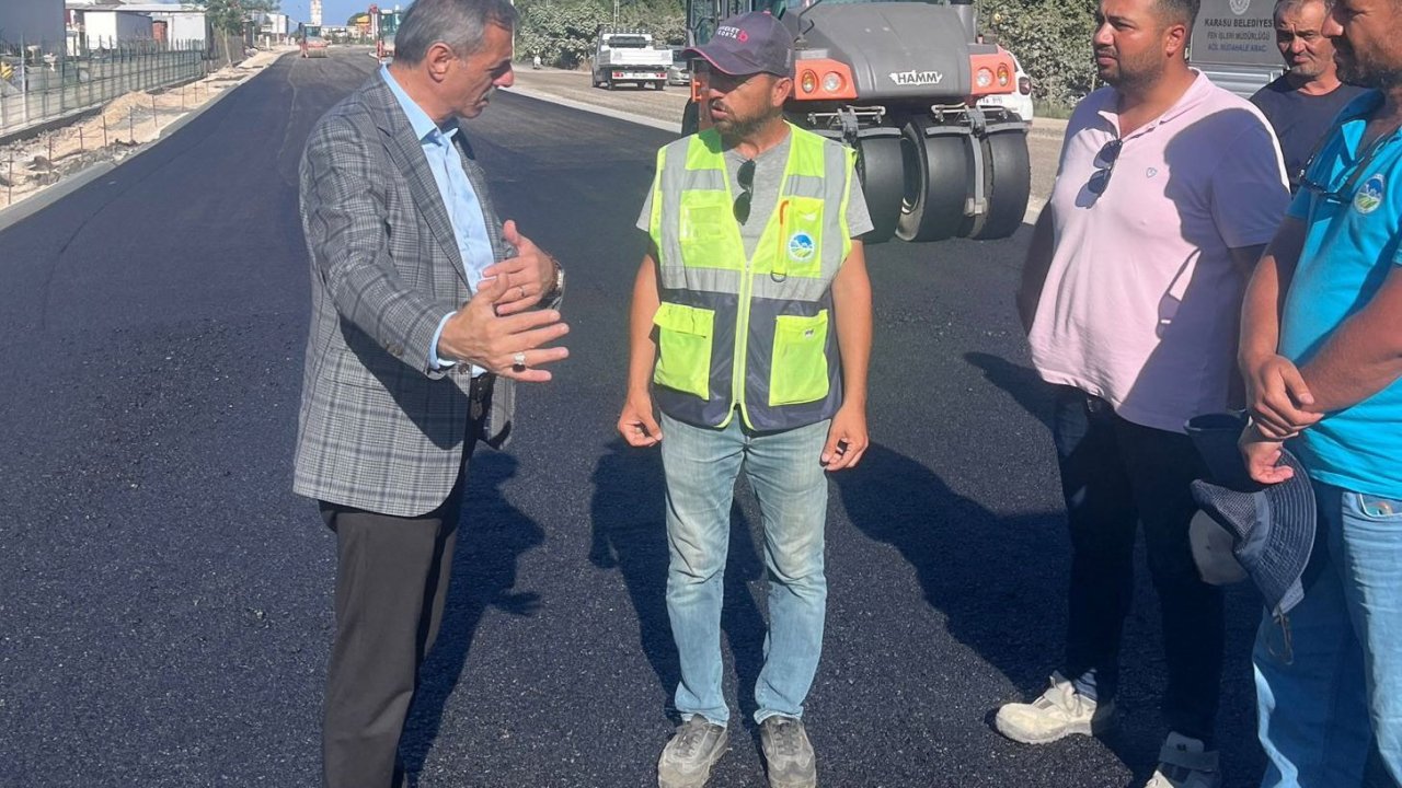 Karasu’nun o caddesi 11 bin ton sıcak asfaltla sil baştan yenileniyor