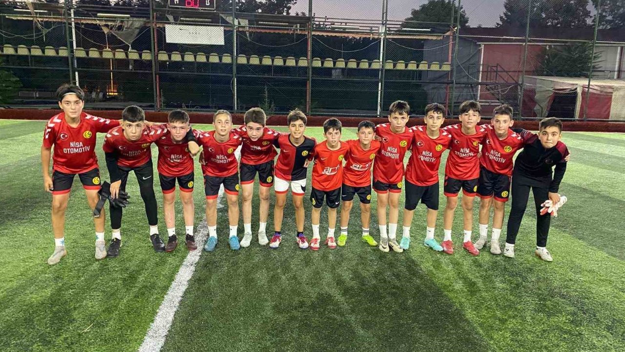 Minik Eskişehir sporlular top başı yaptılar