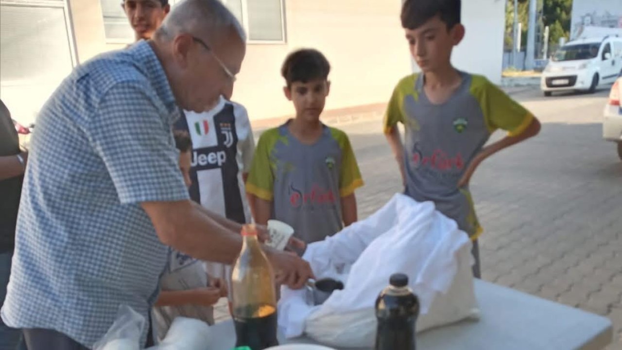 Sarıgöl’de pekmezli ’Karbastı’ ikramı serinlik getirdi