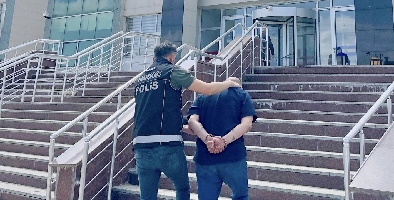 Kars’ta uyuşturucu taciri 1 kişi yakalandı