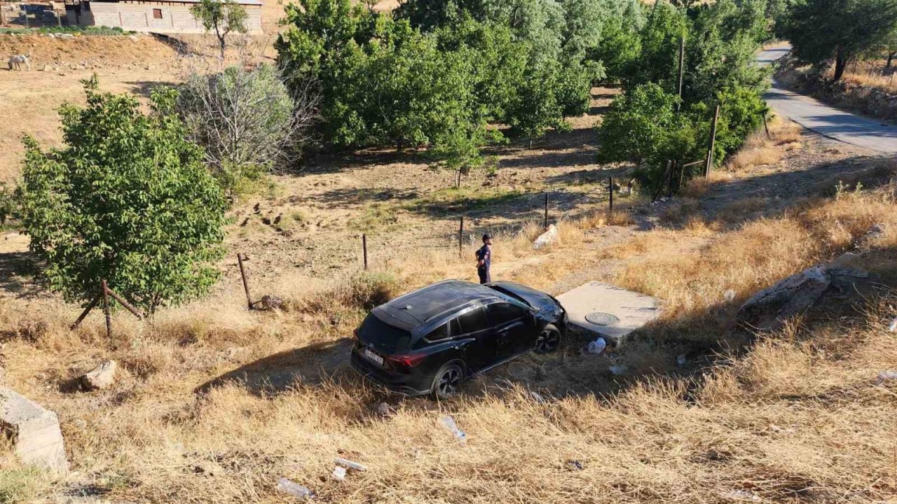 Otomobil şarampole uçtu: 3 yaralı