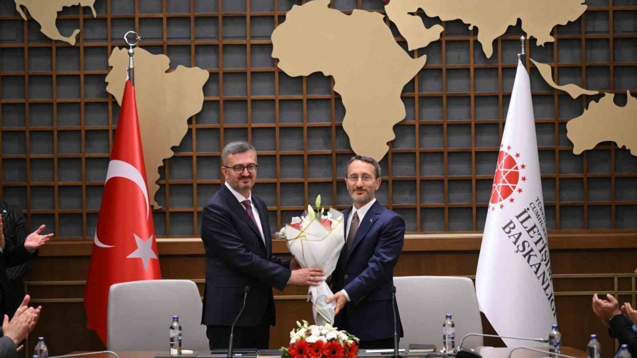 İletişim Başkanlığı’nda devir teslim: Fahrettin Altun görevini Burhanettin Duran’a devretti