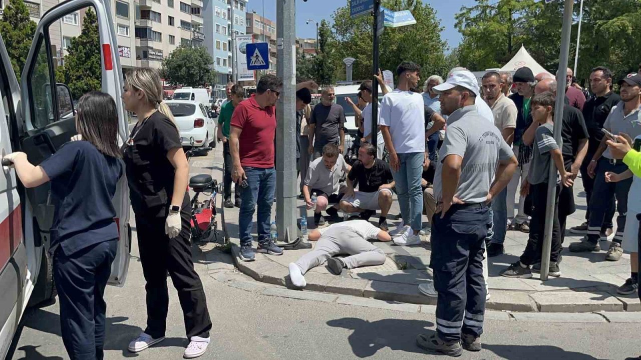 Otomobille çarpışan elektrikli bisikletli çocuk yaralandı