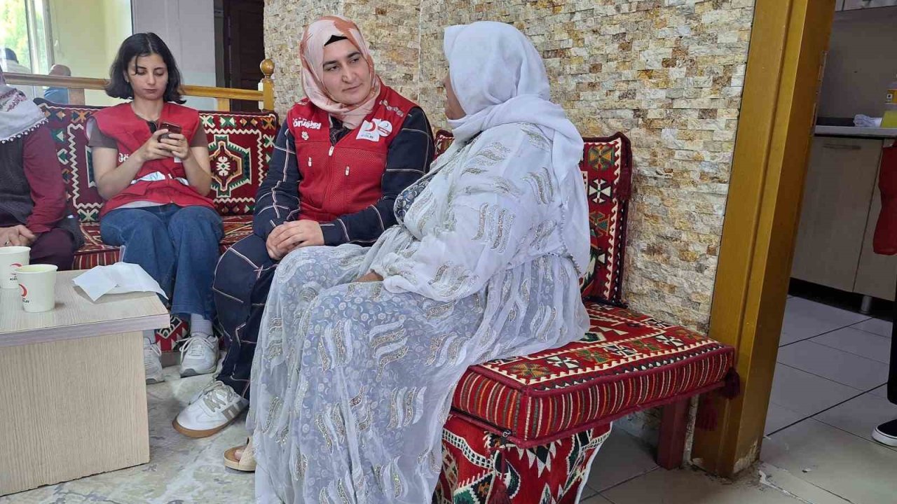 Kızılay gönüllülerinden huzurevine anlamlı ziyaret