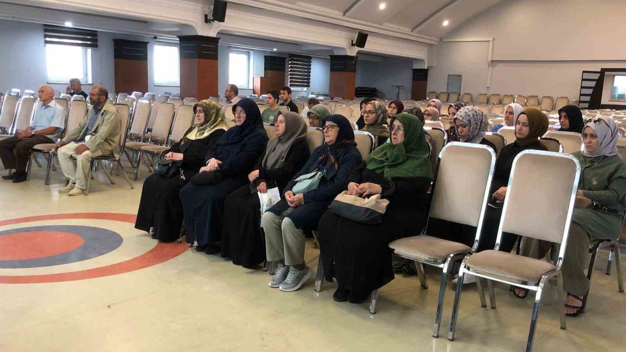 Kutsal topraklara gideceklere seminer