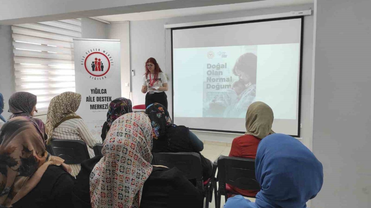 Kursiyerlere normal doğum semineri anlatıldı