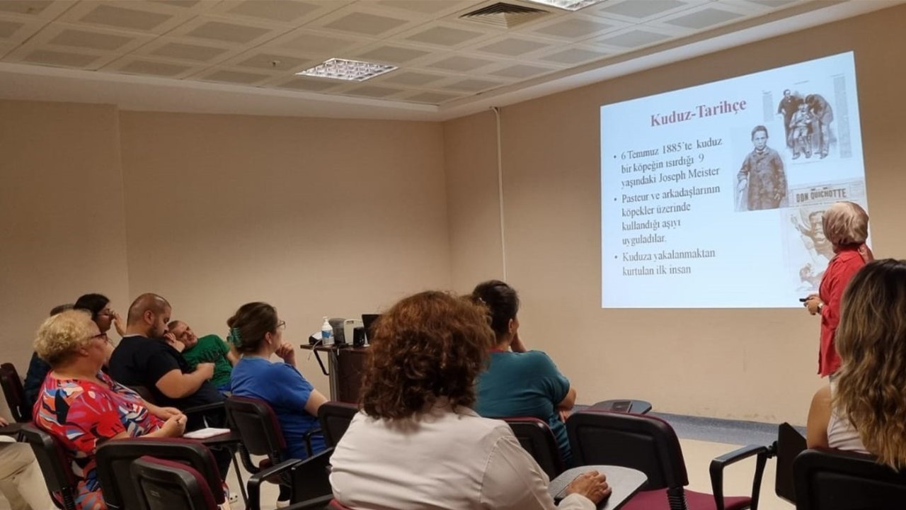 Nazilli Devlet Hastanesi’nde sağlık çalışanlarına ’Kuduz’ eğitimi