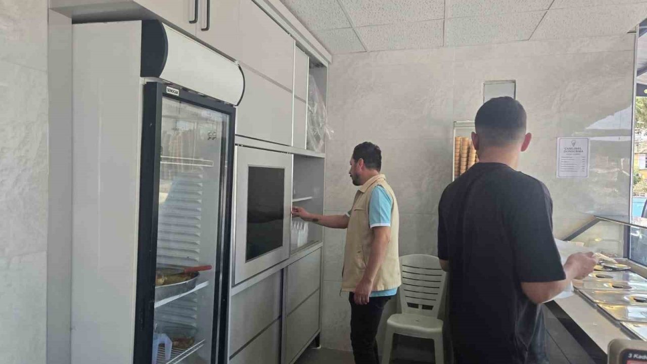 Bozdoğan’da tatlıcı ve dondurmacılara gıda denetimi