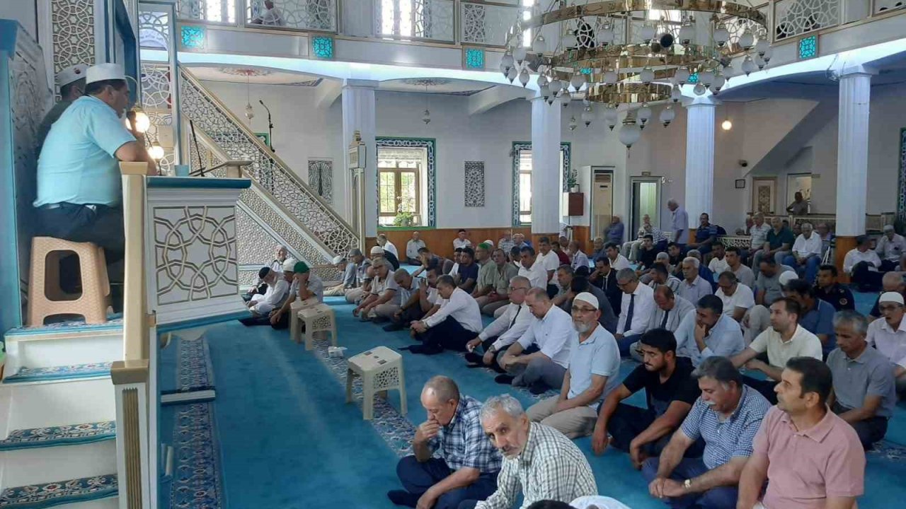 Kumluca’da 15 Temmuz şehitleri dualarla anıldı