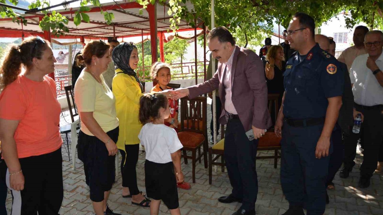 Kaymakam Odabaş, Dereli Köyü’ndeki bal sağım etkinliğine katıldı