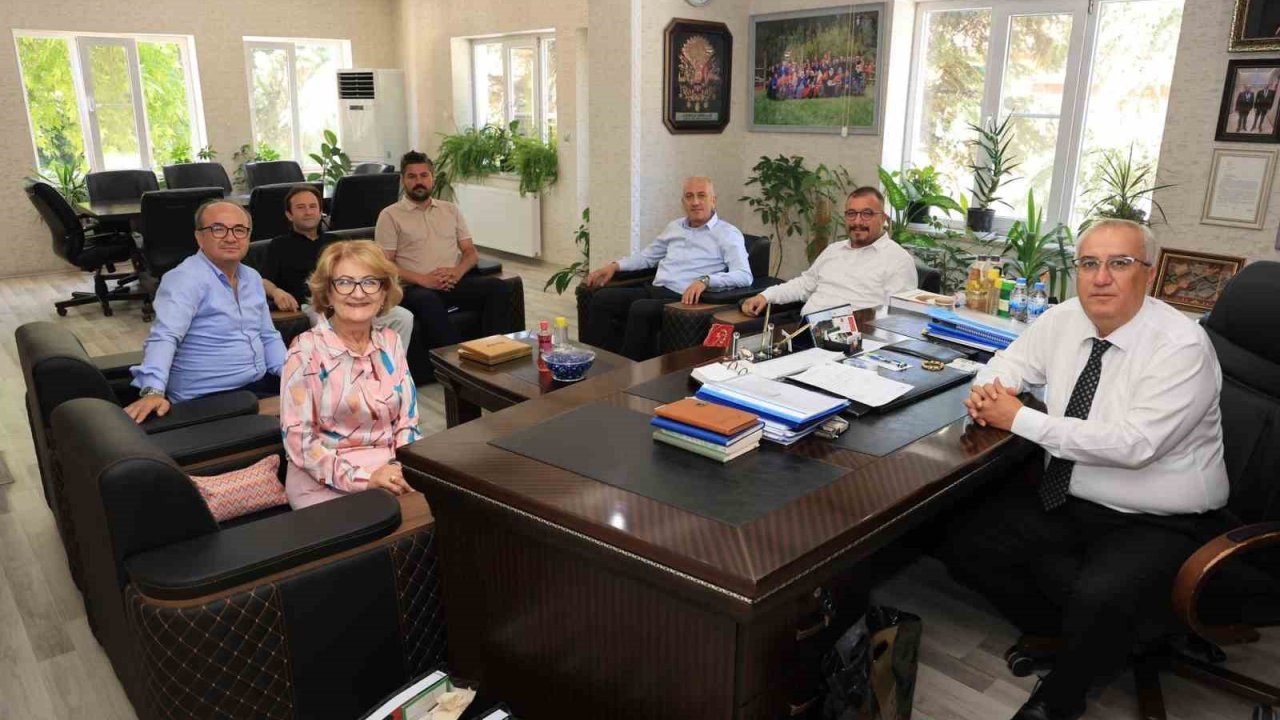 CHP’li başkanlardan AK Partili Başkan Arslan’a tebrik ziyareti