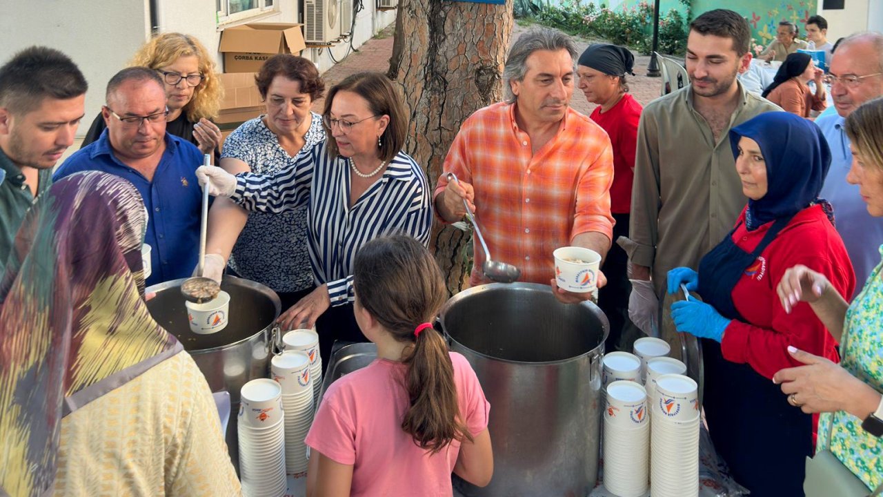 Aşurenin bereketi Muratpaşa’da paylaşıldı