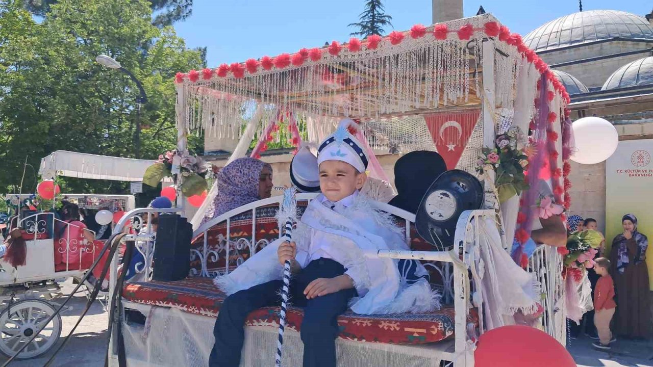 529 yıllık sünnet geleneği Karaman’da yaşatıldı
