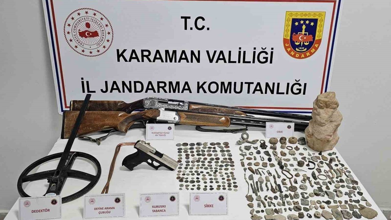 Karaman’da jandarmanın uygulamalarında tarihi eserler ele geçirildi