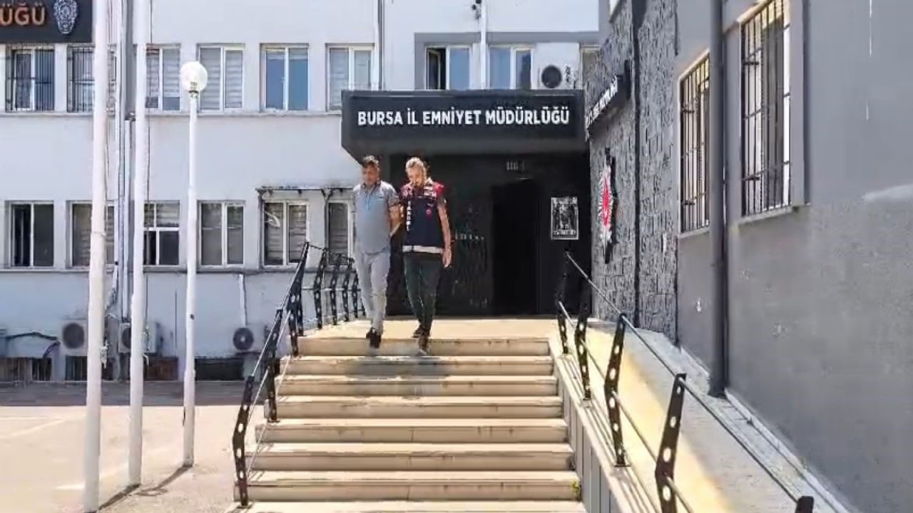 Kendisini kaymakam olarak tanıttı, sahte tören bile düzenledi